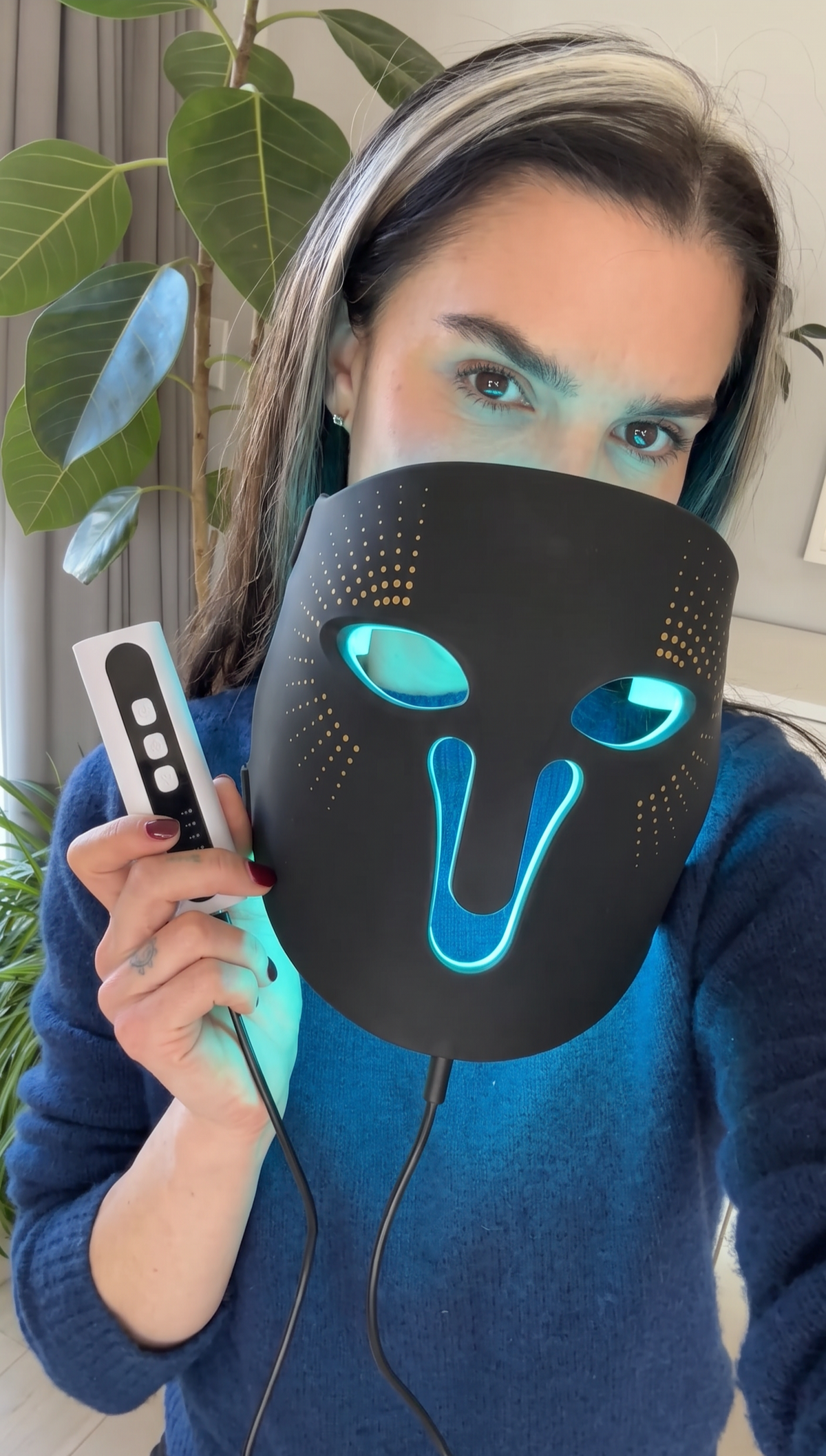 Vera Prisma – 7 Wavelength 3-in-1 Wearable LED Light Therapy System, Face Mask, Neck & Eye Attachments, 400+ LEDs, Red & Near-Infrared Light Therapy