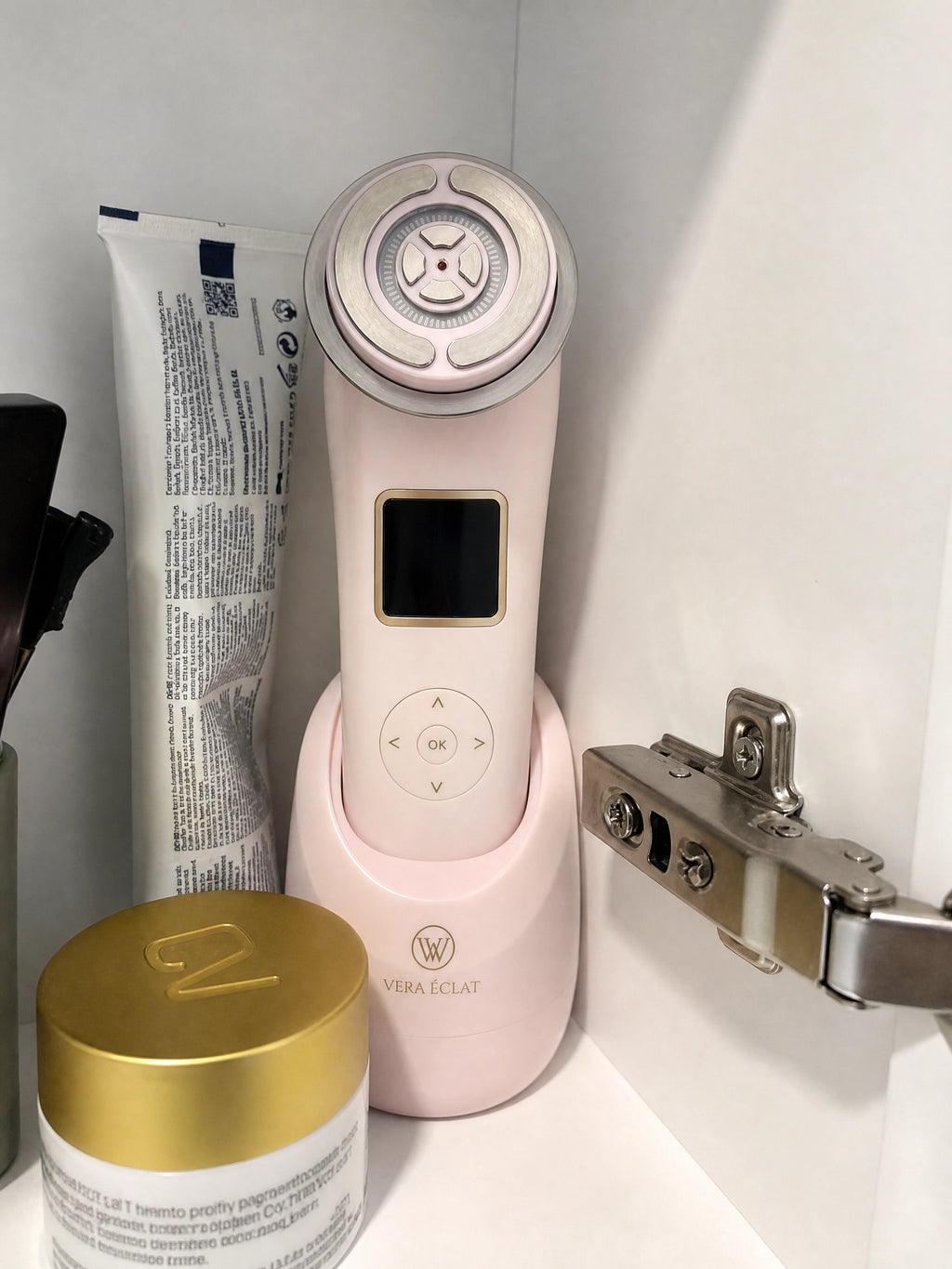 VERA ÉCLAT™  Medical-Grade 3-in-1 RF, Microcurrent & Tri-Wavelength LED Facial System  Clinical-grade technology. One refined device. Visible, consistent results at home — no appointments, no downtime, no guesswork.
